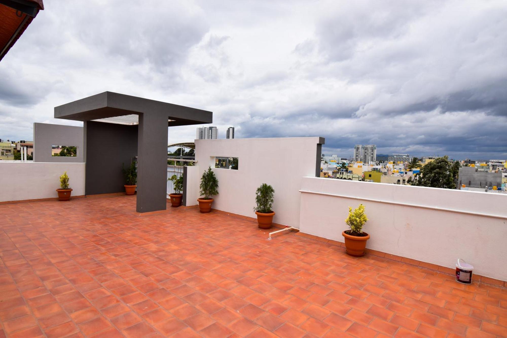 Staymazing-1,2 & 3 Bhk Ac Apartments In Hebbal-5Mins To Manyata-30Mins To Airport Bangalore Esterno foto