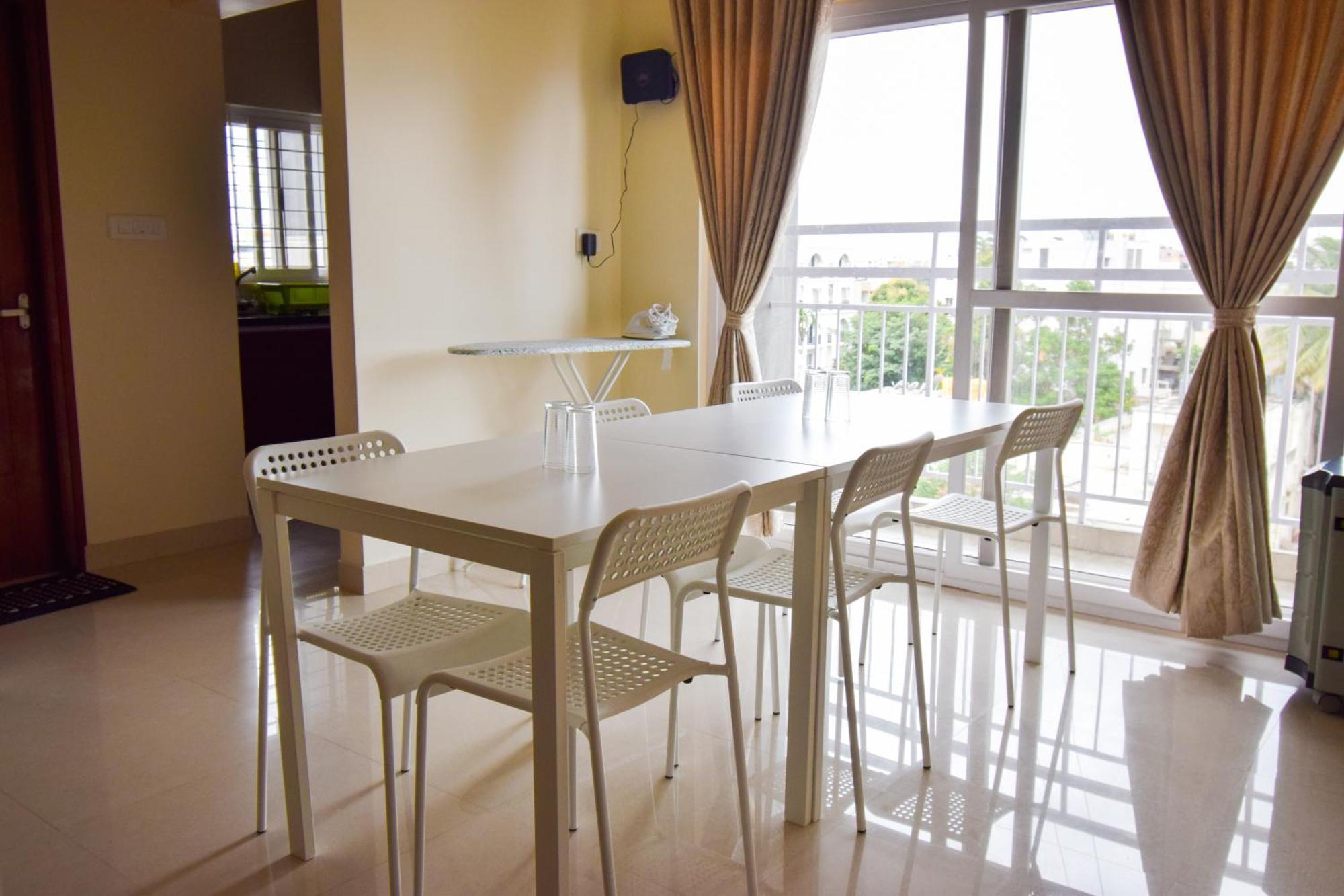 Staymazing-1,2 & 3 Bhk Ac Apartments In Hebbal-5Mins To Manyata-30Mins To Airport Bangalore Esterno foto